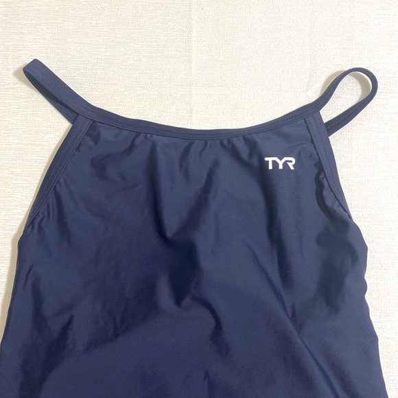 TYR Sport Women's TYReco Solid Diamondfit-A One-Piece Swimsuit - Picture 3 of 6